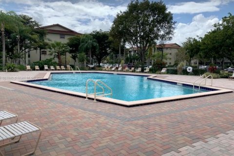 Copropriété à vendre à Pembroke Pines, Floride: 1 chambre, 65.22 m2 № 1375878 - photo 10