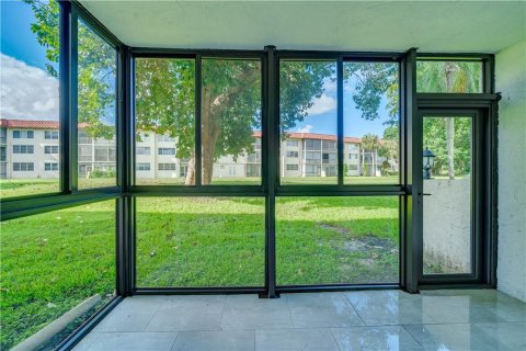 Condominio en venta en Pembroke Pines, Florida, 2 dormitorios, 108.7 m2 № 941301 - foto 16