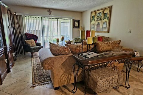 Copropriété à vendre à Weston, Floride: 2 chambres, 116.69 m2 № 1359008 - photo 6