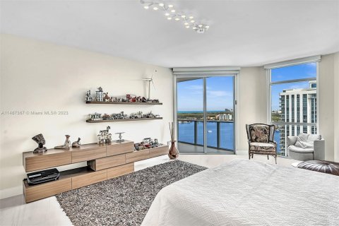 Condominio en venta en North Miami Beach, Florida, 2 dormitorios, 159.61 m2 № 843411 - foto 26