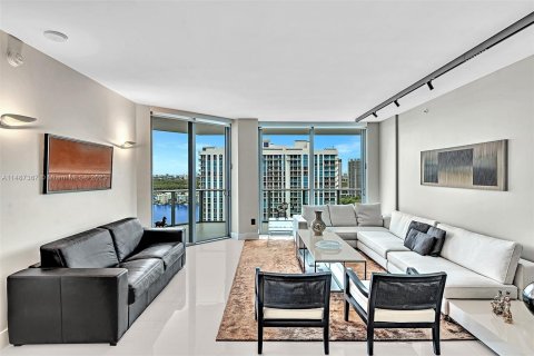 Condominio en venta en North Miami Beach, Florida, 2 dormitorios, 159.61 m2 № 843411 - foto 15