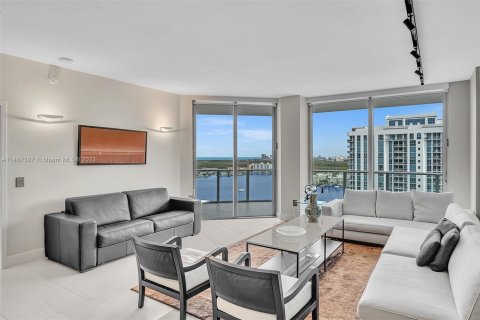 Condominio en venta en North Miami Beach, Florida, 2 dormitorios, 159.61 m2 № 843411 - foto 16