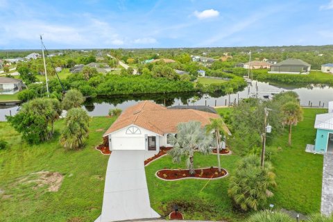 Casa en venta en Port Charlotte, Florida, 3 dormitorios, 165.09 m2 № 929084 - foto 6