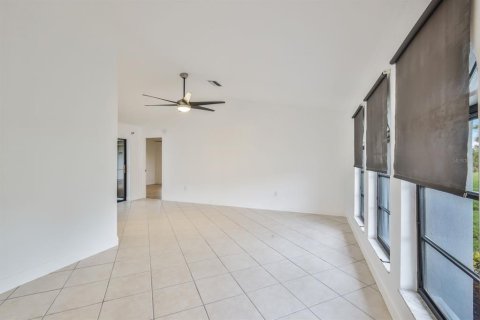 Casa en venta en Port Charlotte, Florida, 3 dormitorios, 165.09 m2 № 929084 - foto 9