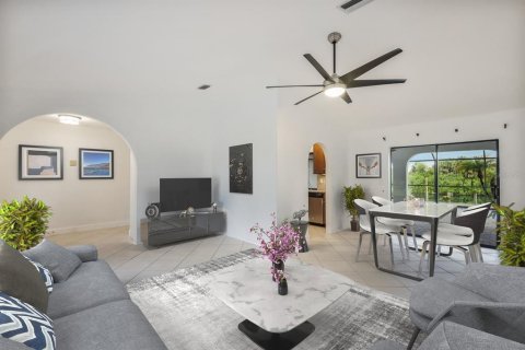 Casa en venta en Port Charlotte, Florida, 3 dormitorios, 165.09 m2 № 929084 - foto 8