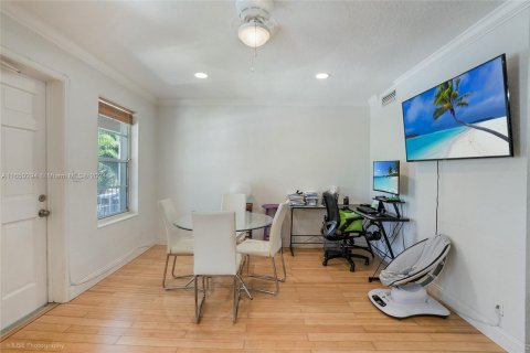 Condo in Fort Lauderdale, Florida, 1 bedroom  № 1332362 - photo 3