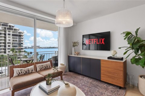 Condo in Miami, Florida, 1 bedroom  № 1332413 - photo 4