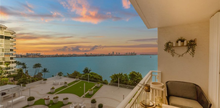 Condo in Miami, Florida, 1 bedroom  № 1332413