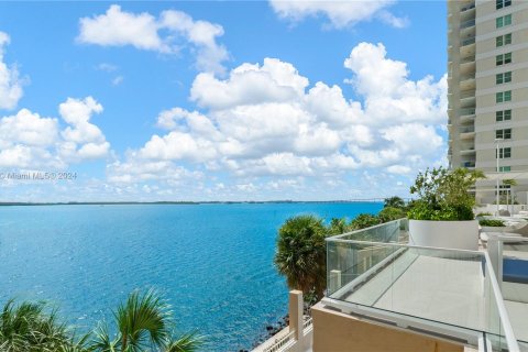 Condo in Miami, Florida, 1 bedroom  № 1332413 - photo 29