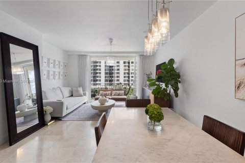 Condo in Miami, Florida, 1 bedroom  № 1332413 - photo 7