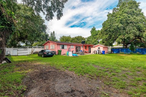 Villa ou maison à vendre à Pembroke Pines, Floride: 3 chambres, 125.6 m2 № 1332366 - photo 11