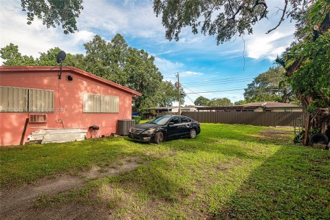 Villa ou maison à vendre à Pembroke Pines, Floride: 3 chambres, 125.6 m2 № 1332366 - photo 9