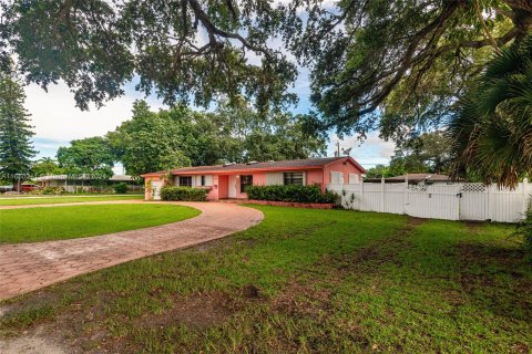 Villa ou maison à vendre à Pembroke Pines, Floride: 3 chambres, 125.6 m2 № 1332366 - photo 3