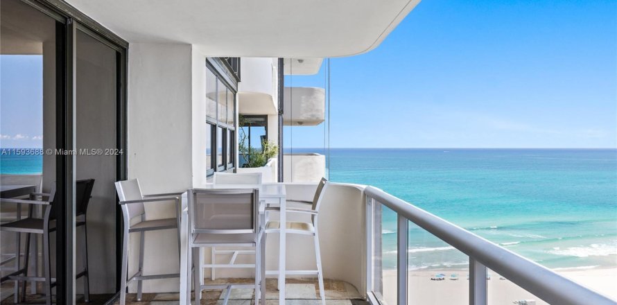 Condo in Miami Beach, Florida, 2 bedrooms  № 1186147