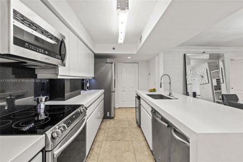 Copropriété à vendre à Miami Beach, Floride: 2 chambres, 140.28 m2 № 1186147 - photo 16