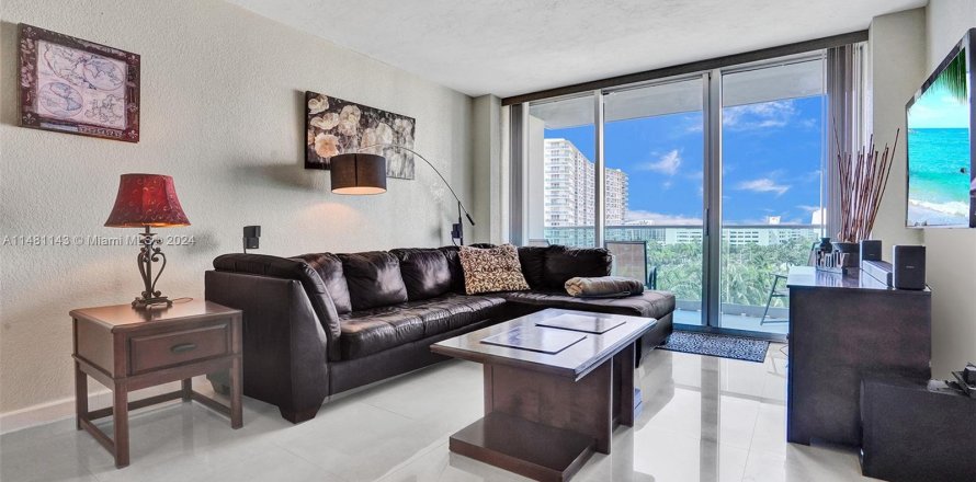 Condo à Hollywood, Floride, 1 chambre  № 1150742