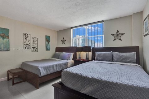 Condo in Hollywood, Florida, 1 bedroom  № 1150742 - photo 7