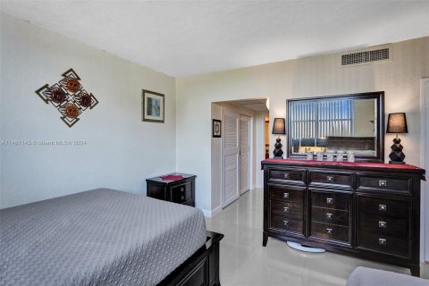 Condominio en venta en Hollywood, Florida, 1 dormitorio, 84.08 m2 № 1150742 - foto 8