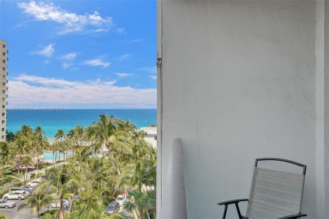 Copropriété à vendre à Hollywood, Floride: 1 chambre, 84.08 m2 № 1150742 - photo 23