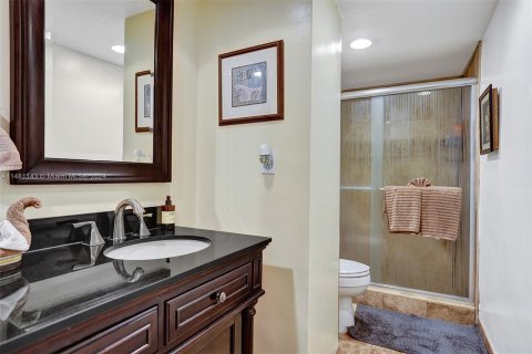 Condo in Hollywood, Florida, 1 bedroom  № 1150742 - photo 6