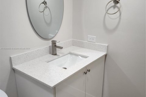 Condo in Doral, Florida, 2 bedrooms  № 1345063 - photo 27