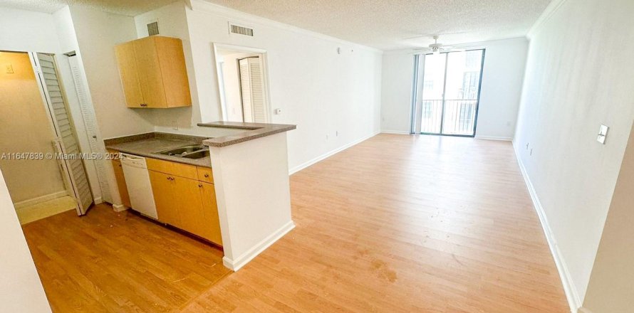 Condominio en Hollywood, Florida, 1 dormitorio  № 1345064