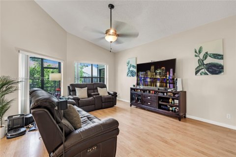 Villa ou maison à vendre à Tamarac, Floride: 2 chambres, 137.87 m2 № 1345022 - photo 8