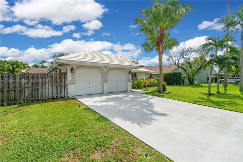 House in Tamarac, Florida 2 bedrooms, 137.87 sq.m. № 1345022 - photo 5