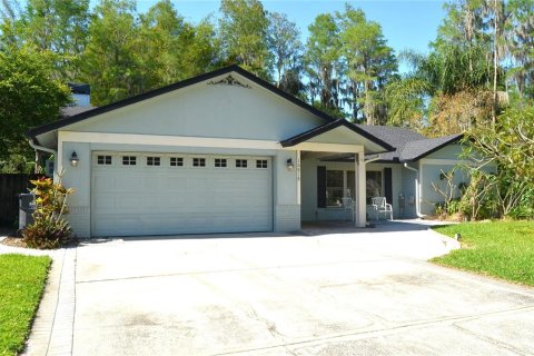 House in Tampa, Florida 4 bedrooms, 203.27 sq.m. № 1133838 - photo 1