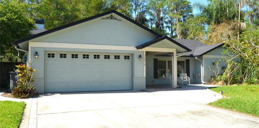 House in Tampa, Florida 4 bedrooms, 203.27 sq.m. № 1133838