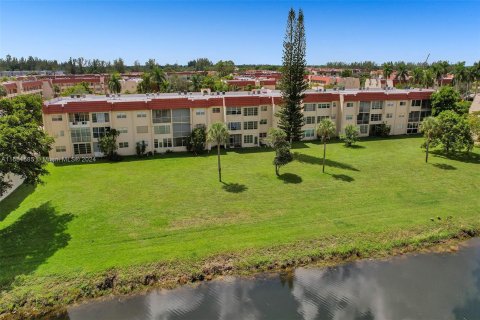 Condominio en venta en Sunrise, Florida, 1 dormitorio, 59.46 m2 № 1161237 - foto 29