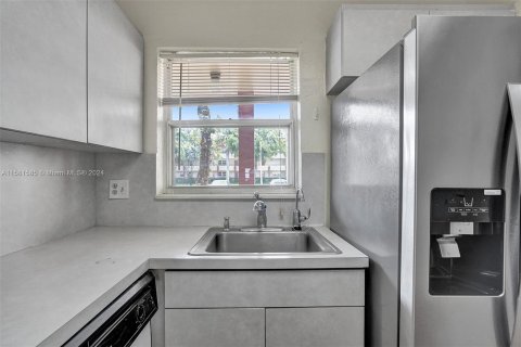 Condominio en venta en Sunrise, Florida, 1 dormitorio, 59.46 m2 № 1161237 - foto 3