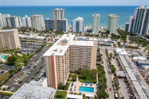 Condo in Fort Lauderdale, Florida, 1 bedroom  № 968060 - photo 4