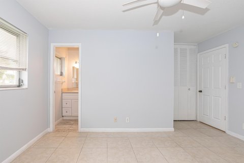 Villa ou maison à vendre à West Palm Beach, Floride: 2 chambres, 82.87 m2 № 968058 - photo 7