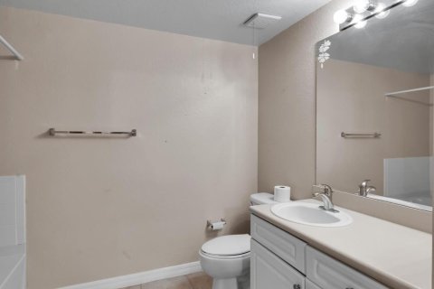 Condo in Stuart, Florida, 2 bedrooms  № 1014400 - photo 27