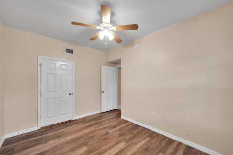 Condo in Stuart, Florida, 2 bedrooms  № 1014400 - photo 23