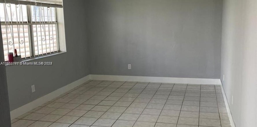 House in North Miami, Florida 1 bedroom, 65.03 sq.m. № 1372665