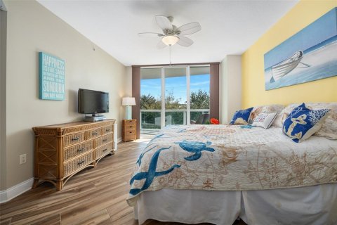 Condo in Daytona Beach, Florida, 2 bedrooms  № 1379974 - photo 22