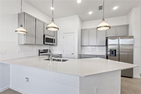 Adosado en venta en Orlando, Florida, 5 dormitorios, 180.88 m2 № 1379973 - foto 9