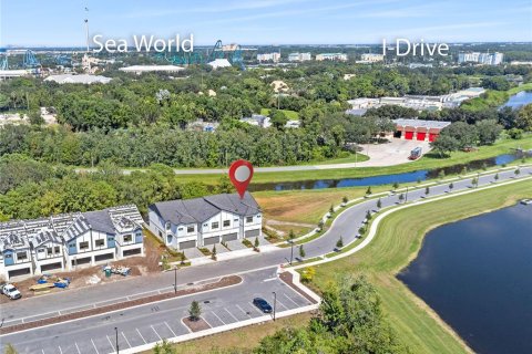 Adosado en venta en Orlando, Florida, 5 dormitorios, 180.88 m2 № 1379973 - foto 1