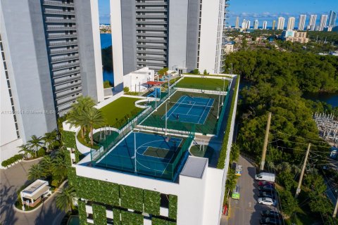 Condominio en alquiler en North Miami Beach, Florida, 2 dormitorios, 102.94 m2 № 162162 - foto 23