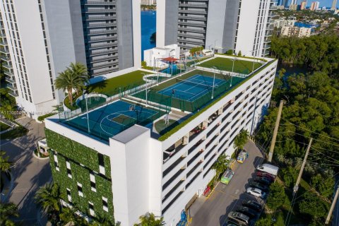 Condominio en alquiler en North Miami Beach, Florida, 2 dormitorios, 102.94 m2 № 162162 - foto 24