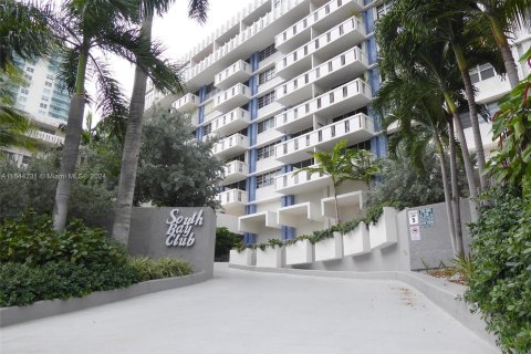 Copropriété à vendre à Miami Beach, Floride: 50.17 m2 № 1327482 - photo 14