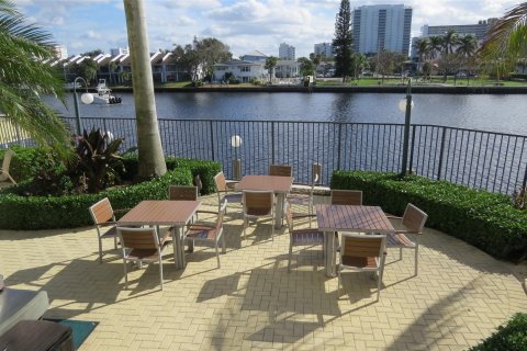 Copropriété à vendre à Pompano Beach, Floride: 2 chambres, 171.31 m2 № 962390 - photo 17