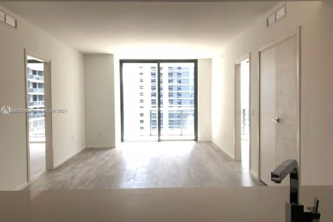 Condo in Miami, Florida, 2 bedrooms  № 1189436 - photo 2