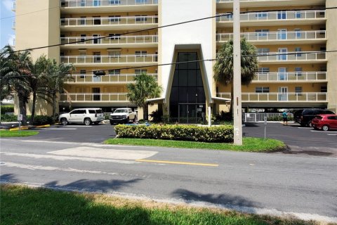 Condo in Pompano Beach, Florida, 2 bedrooms  № 1177224 - photo 6