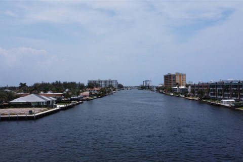 Condominio en venta en Pompano Beach, Florida, 2 dormitorios, 148.64 m2 № 1177224 - foto 8