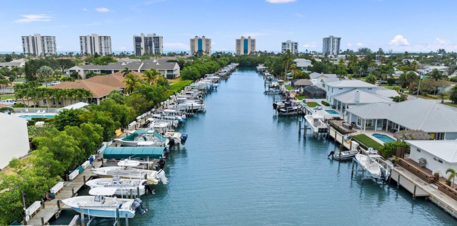 Condo in Hutchinson Island South, Florida, 2 bedrooms  № 1177169