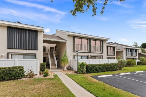 Condo in Hutchinson Island South, Florida, 2 bedrooms  № 1177169 - photo 28