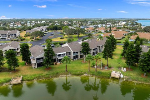 Condo in Hutchinson Island South, Florida, 2 bedrooms  № 1177169 - photo 16